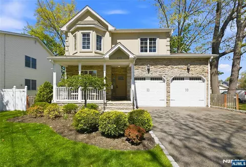 236 Dixon Ave, Dumont, NJ 07628