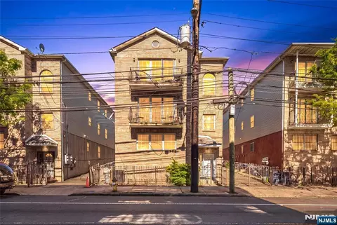 25-27 Norfolk St, Newark, NJ 07103