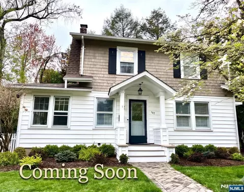 107 Maple St, Ramsey, NJ 07446
