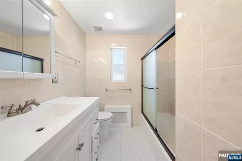 Bath - 219 Farview Ave, Paramus, NJ 07652 photo 2 of 3
