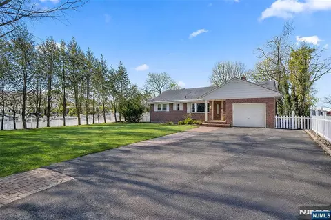 Exterior - 219 Farview Ave, Paramus, NJ 07652 photo 4 of 4