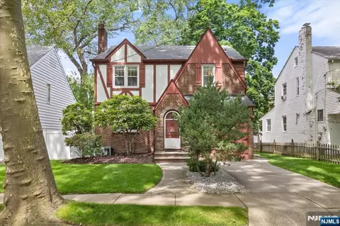988 Richard Ct, Teaneck, NJ 07666