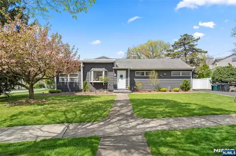 155 Zabriskie Pl, River Edge, NJ 07661