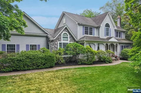 43 N Pleasant Ave, Ridgewood, NJ 07450