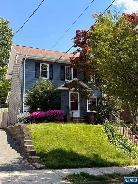 20 Clinton Ave, Kearny, NJ 07032