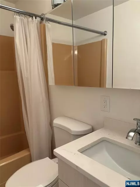 Bath - 344 Prospect #9G, Hackensack, NJ 07601 photo 1 of 1