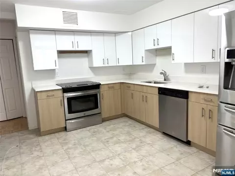 Kitchen - 344 Prospect #9G, Hackensack, NJ 07601 photo 1 of 2