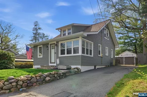 43 Merrie Trl, Denville, NJ 07834