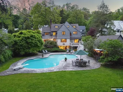 379 Highland Ave, Montclair, NJ 07043