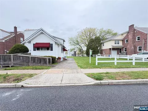 525 Forest Ave, Lyndhurst, NJ 07071