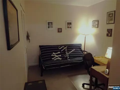 Bedroom - 189 Forest Ave #307, Paramus, NJ 07652 photo 4 of 5