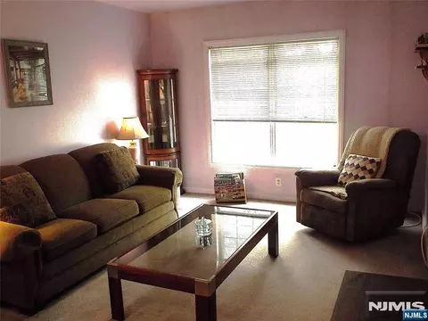 Living - 189 Forest Ave #307, Paramus, NJ 07652 photo 1 of 1