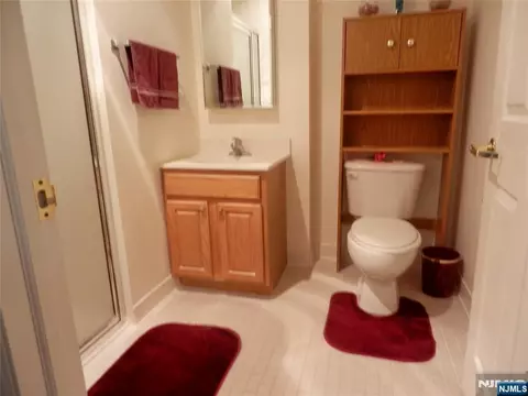 Bath - 189 Forest Ave #307, Paramus, NJ 07652 photo 1 of 2