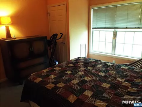Bedroom - 189 Forest Ave #307, Paramus, NJ 07652 photo 2 of 5