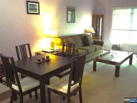 Dining - 189 Forest Ave #307, Paramus, NJ 07652 photo 1 of 1