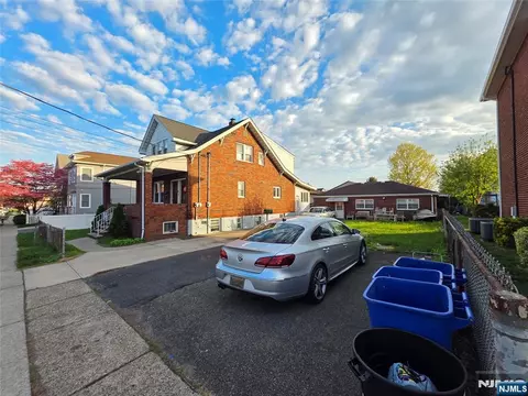 41 Charles St, Lodi, NJ 07644