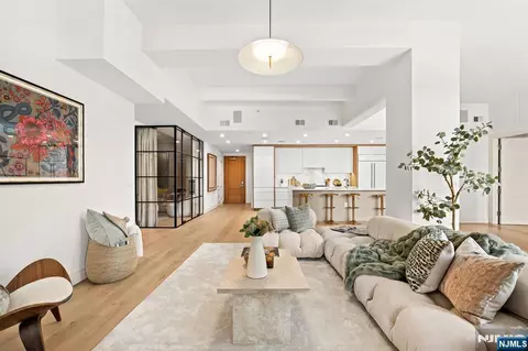 720 Clinton St #508, Hoboken, NJ 07030