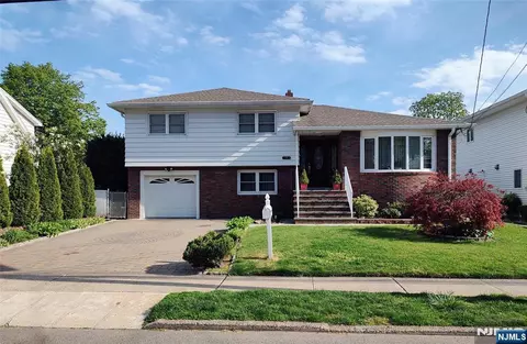190 Martha Ave, Elmwood Park, NJ 07407