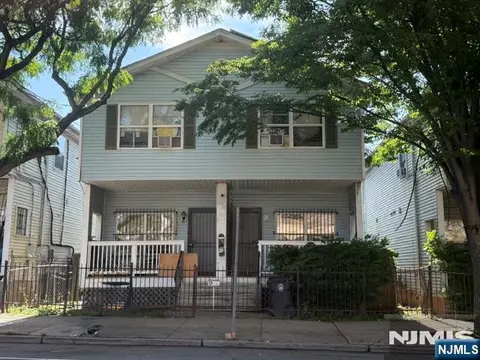 290 Bergen St, Newark, NJ 07103