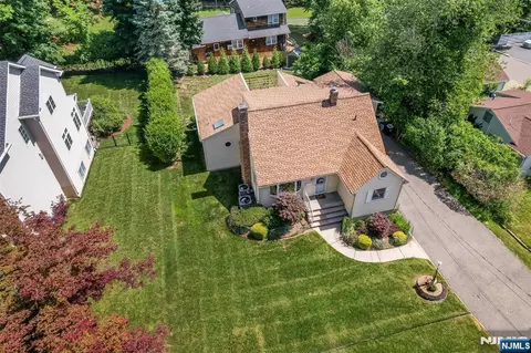 64 Ridge Ave, Park Ridge, NJ 07656