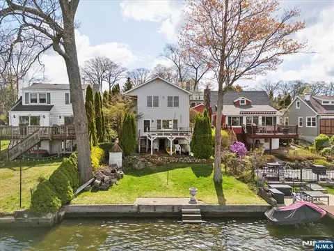 45 Bertrand Rd, Mount Arlington, NJ 07856