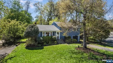 30 Bellaire Dr, Montclair, NJ 07042