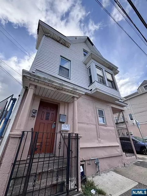 564 River St, Paterson, NJ 07524