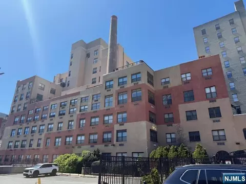 111 Mulberry St #4K, Newark, NJ 07103