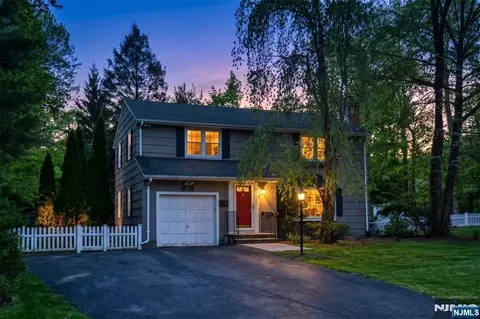 255 Park Ave, Allendale, NJ 07401
