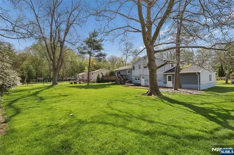 Exterior - 35 Robin Rd, Wayne, NJ 07470 photo 7 of 9