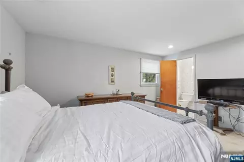 Bedroom - 35 Robin Rd, Wayne, NJ 07470 photo 5 of 6