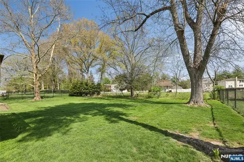 Exterior - 35 Robin Rd, Wayne, NJ 07470 photo 3 of 9