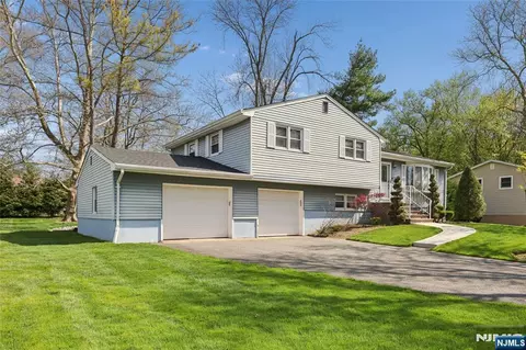 Exterior - 35 Robin Rd, Wayne, NJ 07470 photo 2 of 9