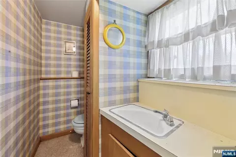 Bath - 35 Robin Rd, Wayne, NJ 07470 photo 3 of 3