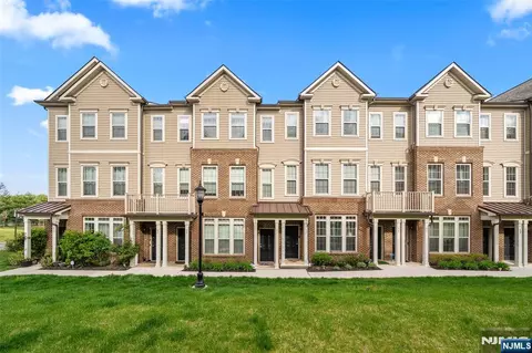 57 Leahy Dr, Wood Ridge, NJ 07075