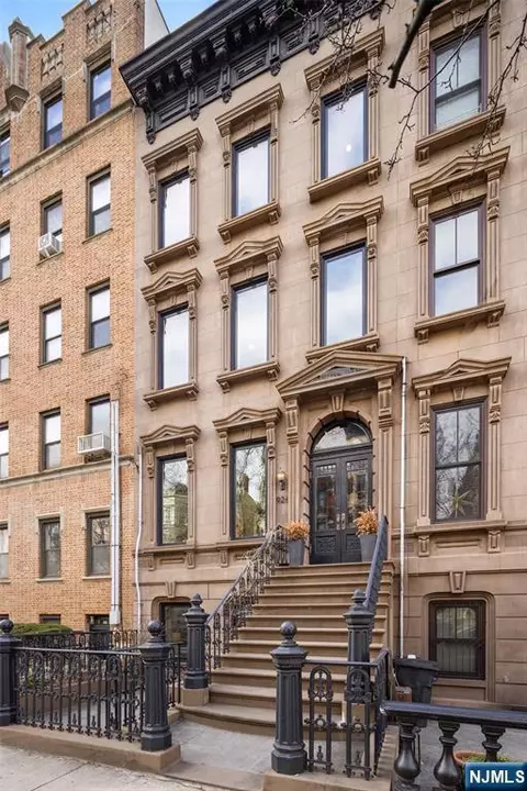 926 Hudson St, Hoboken, NJ 07030