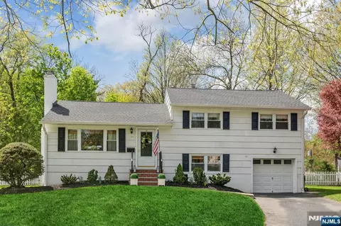 280 Eldon Ct, Ridgewood, NJ 07450