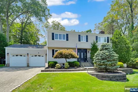 118 Manito Ave, Oakland, NJ 07436
