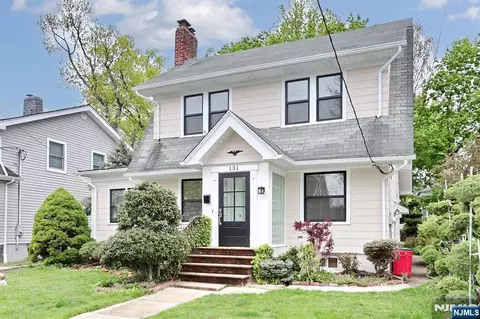 131 Highwood Ave, Leonia, NJ 07605