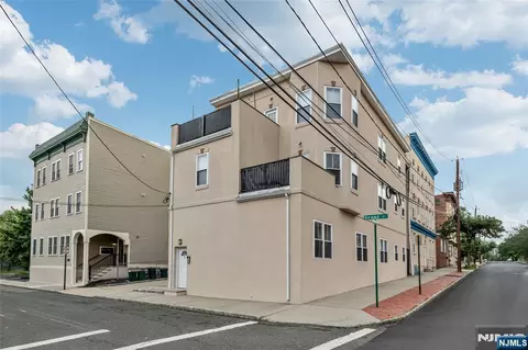 1 Grant St, Montclair, NJ 07042