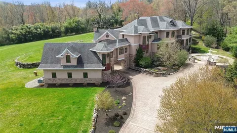 318 Franklin Rd, Denville, NJ 07834