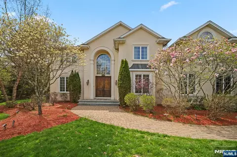 43 Beverly Rd, Hillsdale, NJ 07642