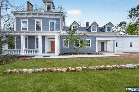 142 Island Rd, Mahwah, NJ 07430