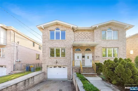 37 Palisades Blvd #B, Palisades Park, NJ 07650