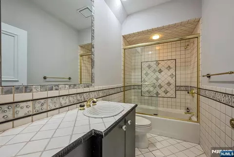 Bath - 366 E Madison Ave, Cresskill, NJ 07626 photo 3 of 6