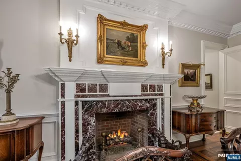 Dining - 366 E Madison Ave, Cresskill, NJ 07626 photo 3 of 4