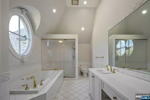 Bath - 366 E Madison Ave, Cresskill, NJ 07626 photo 2 of 6
