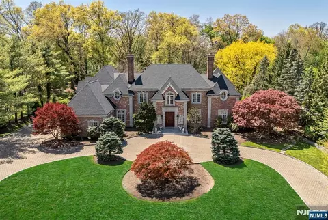 Exterior - 366 E Madison Ave, Cresskill, NJ 07626 photo 5 of 5