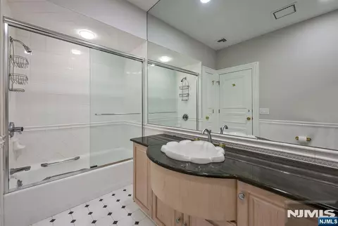 Bath - 366 E Madison Ave, Cresskill, NJ 07626 photo 6 of 6
