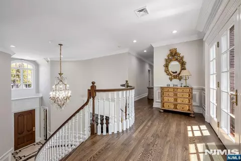 Entry Way - 366 E Madison Ave, Cresskill, NJ 07626 photo 5 of 7